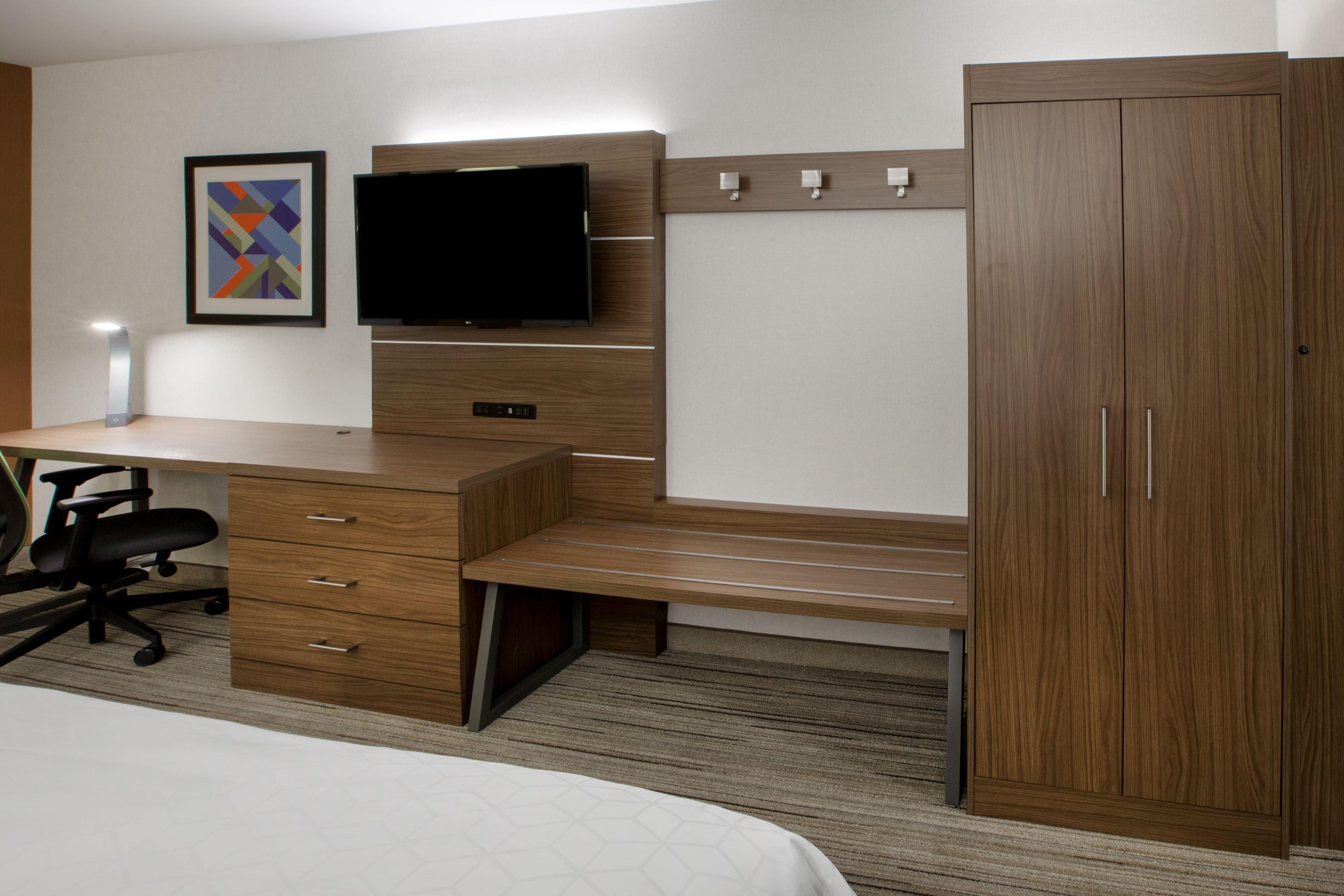 Holiday Inn Express & Suites - Redding By Ihg Екстер'єр фото