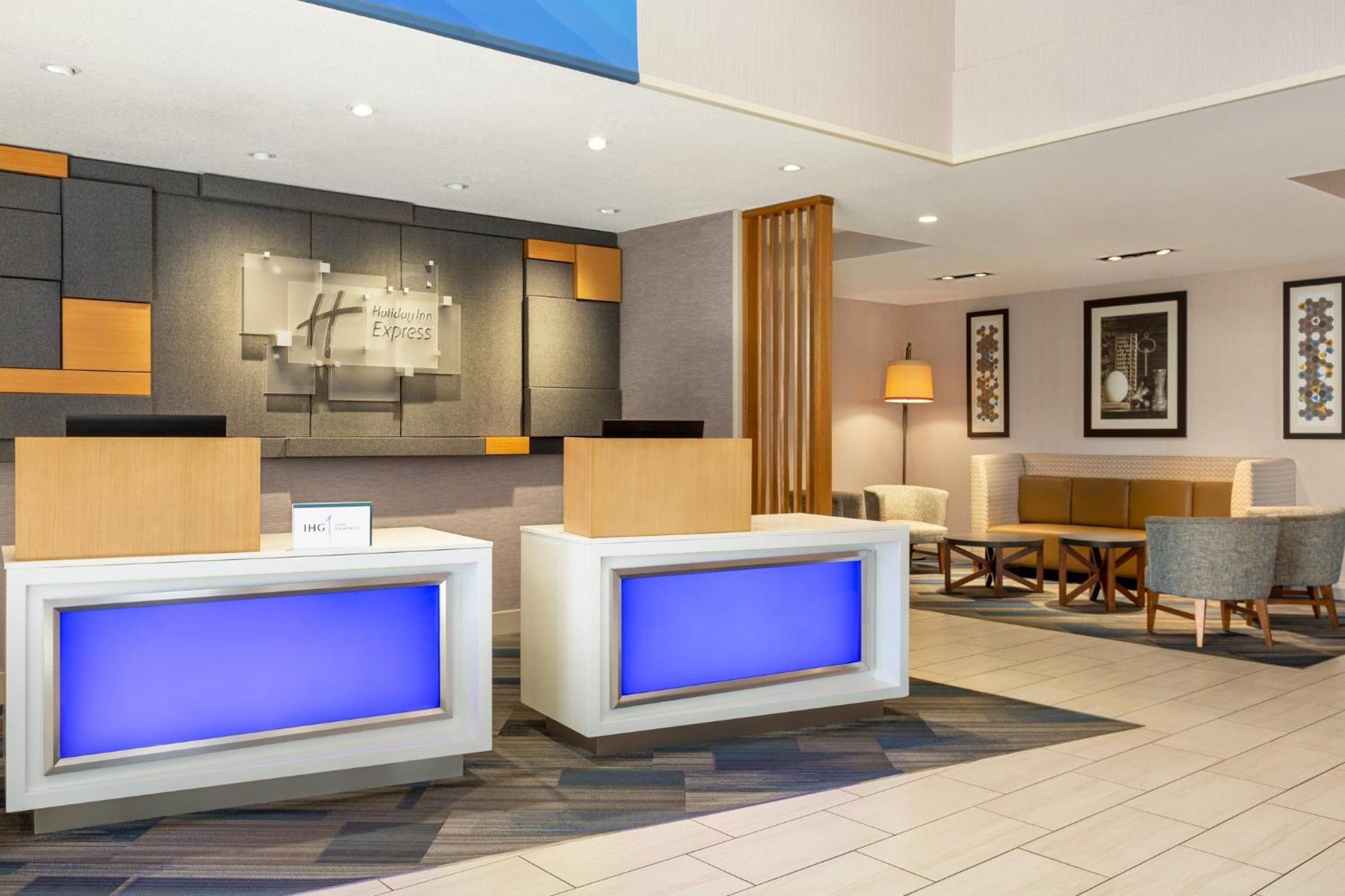 Holiday Inn Express & Suites - Redding By Ihg Екстер'єр фото