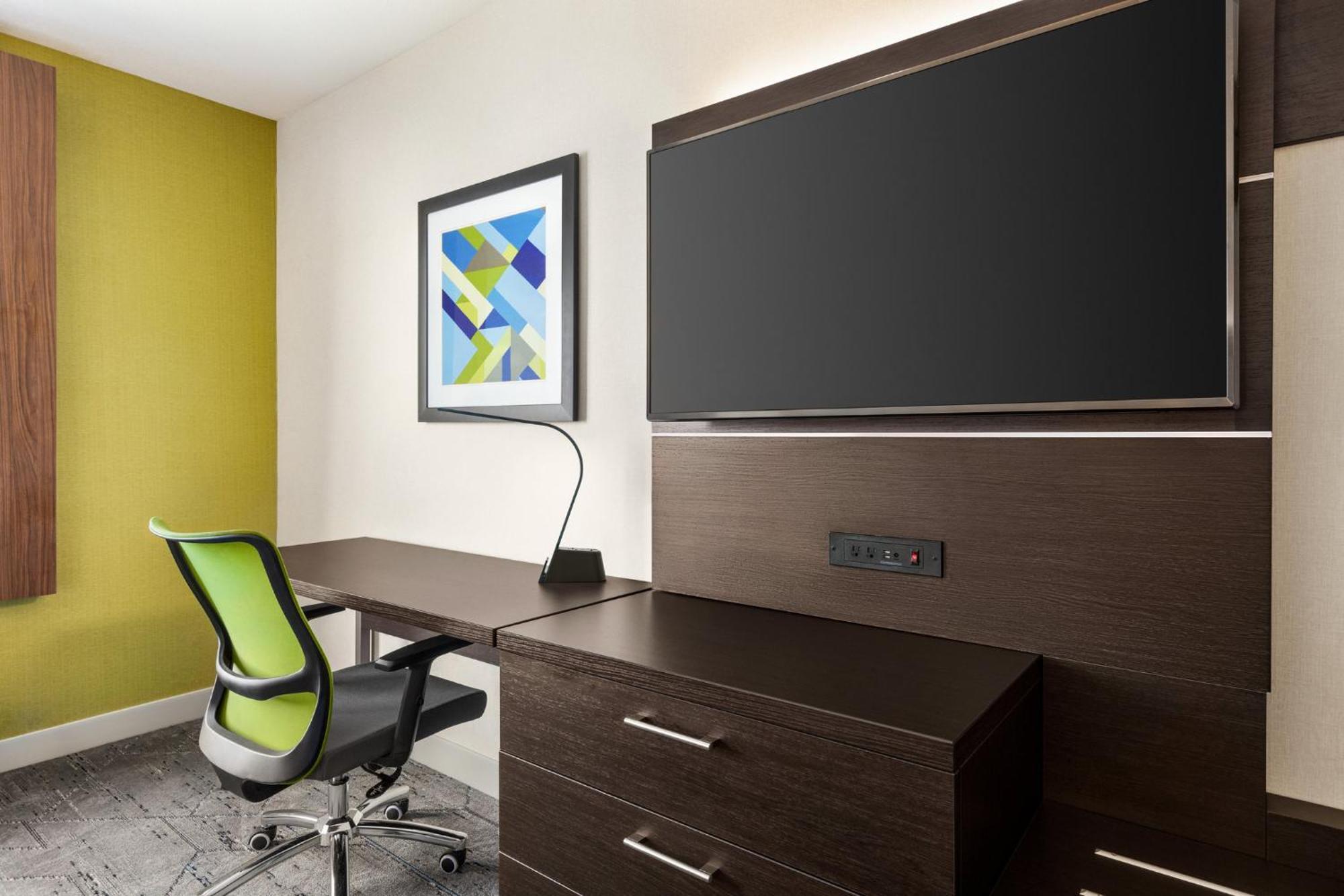 Holiday Inn Express & Suites - Redding By Ihg Екстер'єр фото